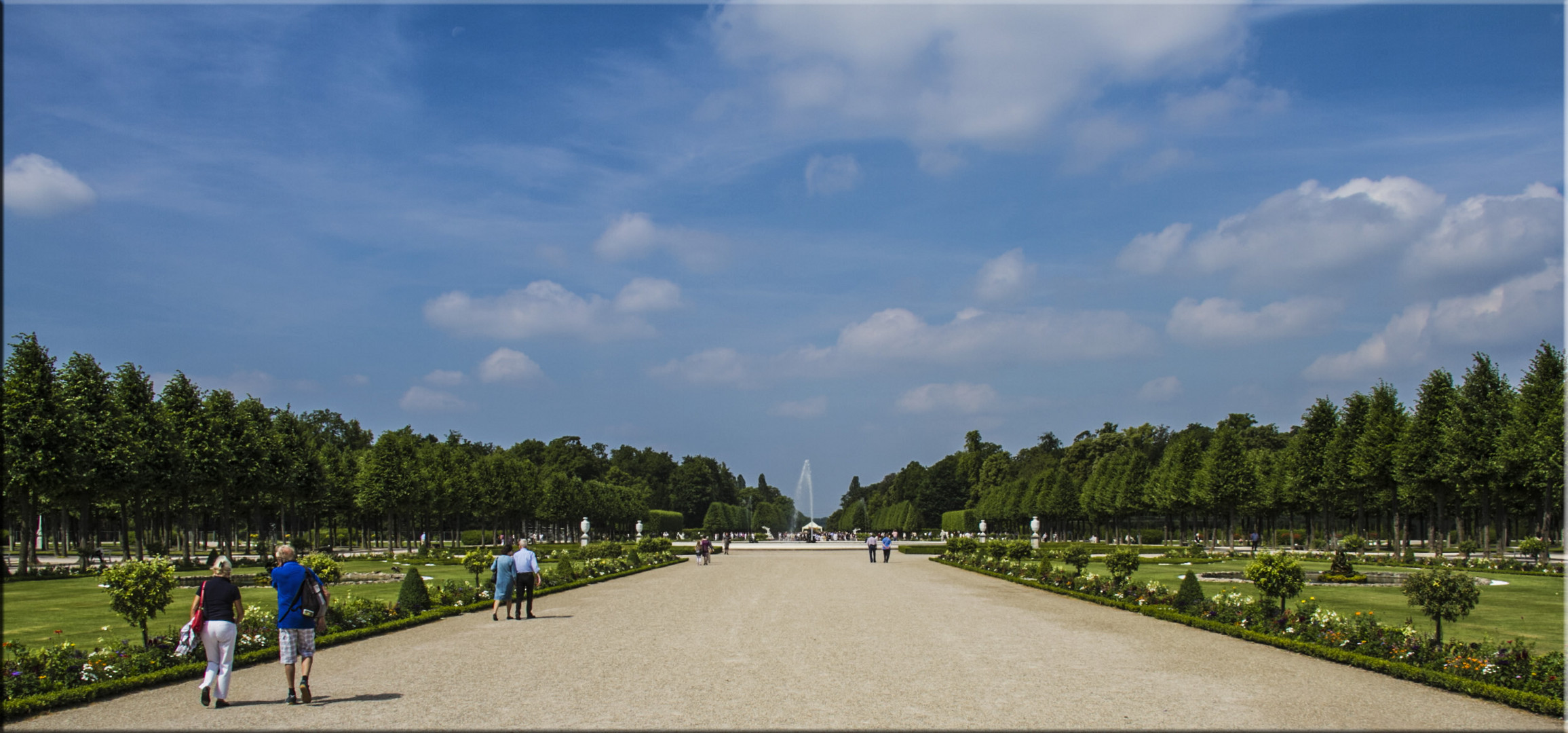 SCHLOSSPARK SCHWETZINGEN