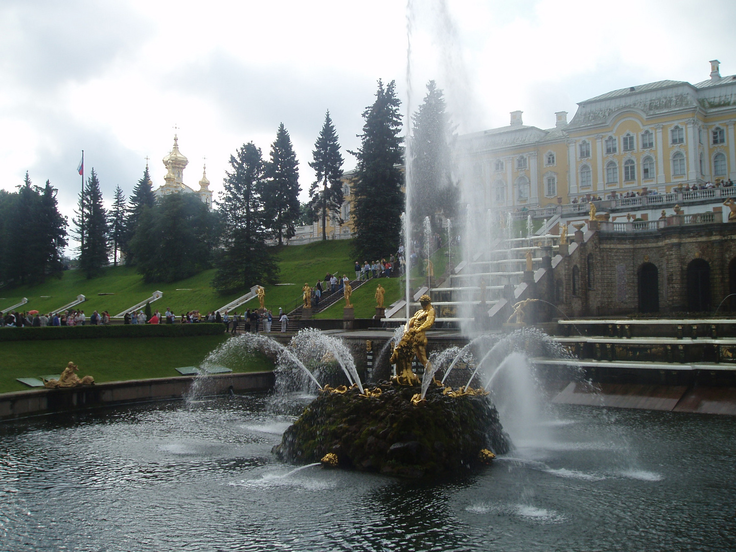 schlosspark vom schloss peterhof