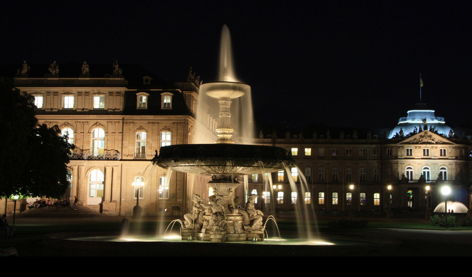 Schlossplatz am Abend........