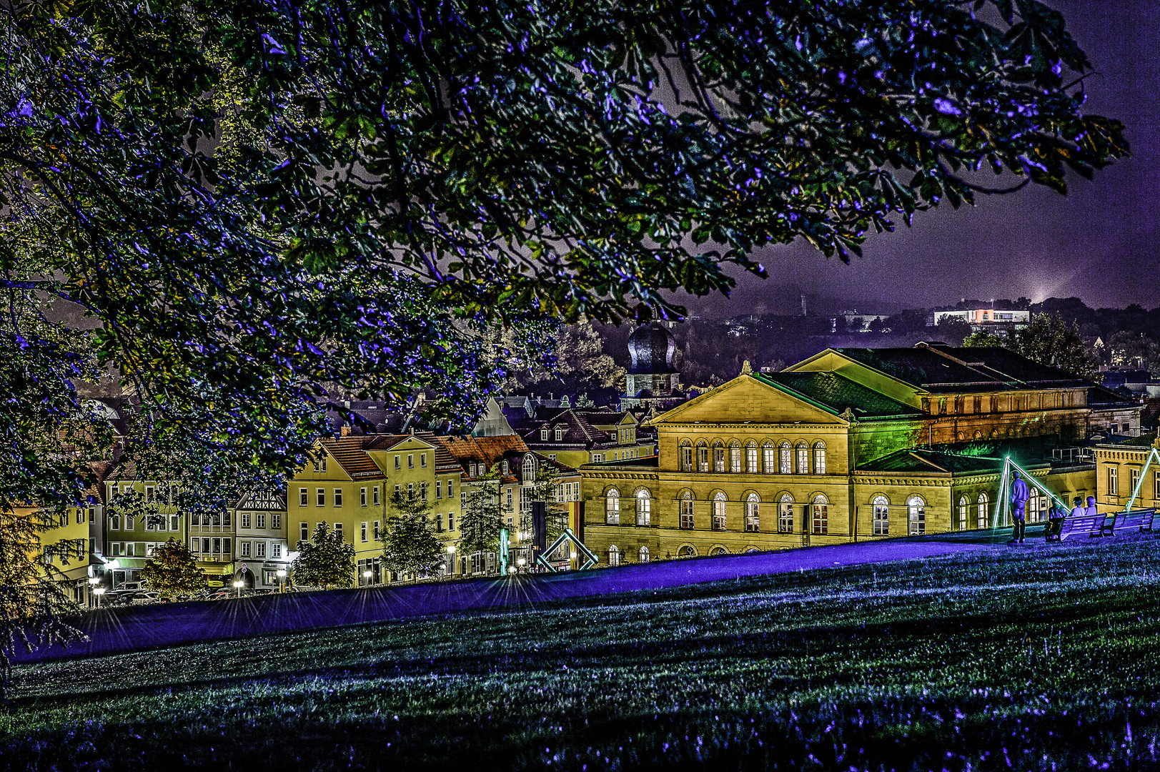 Schlossplatz im Licht