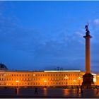 Schlossplatz mit Alexander-Säule