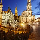 Schlossplatz mit Hofkirche und Hausmannsturm