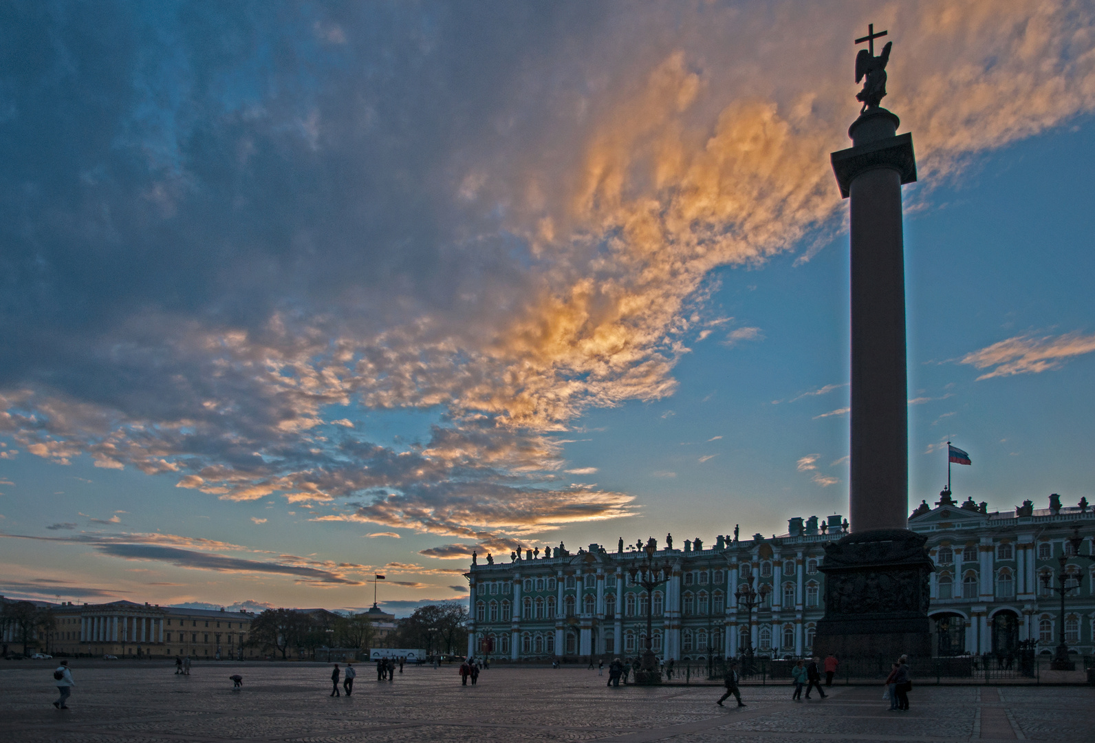 Schlossplatz St. Petersburg, Alexandersäule und Eremitage