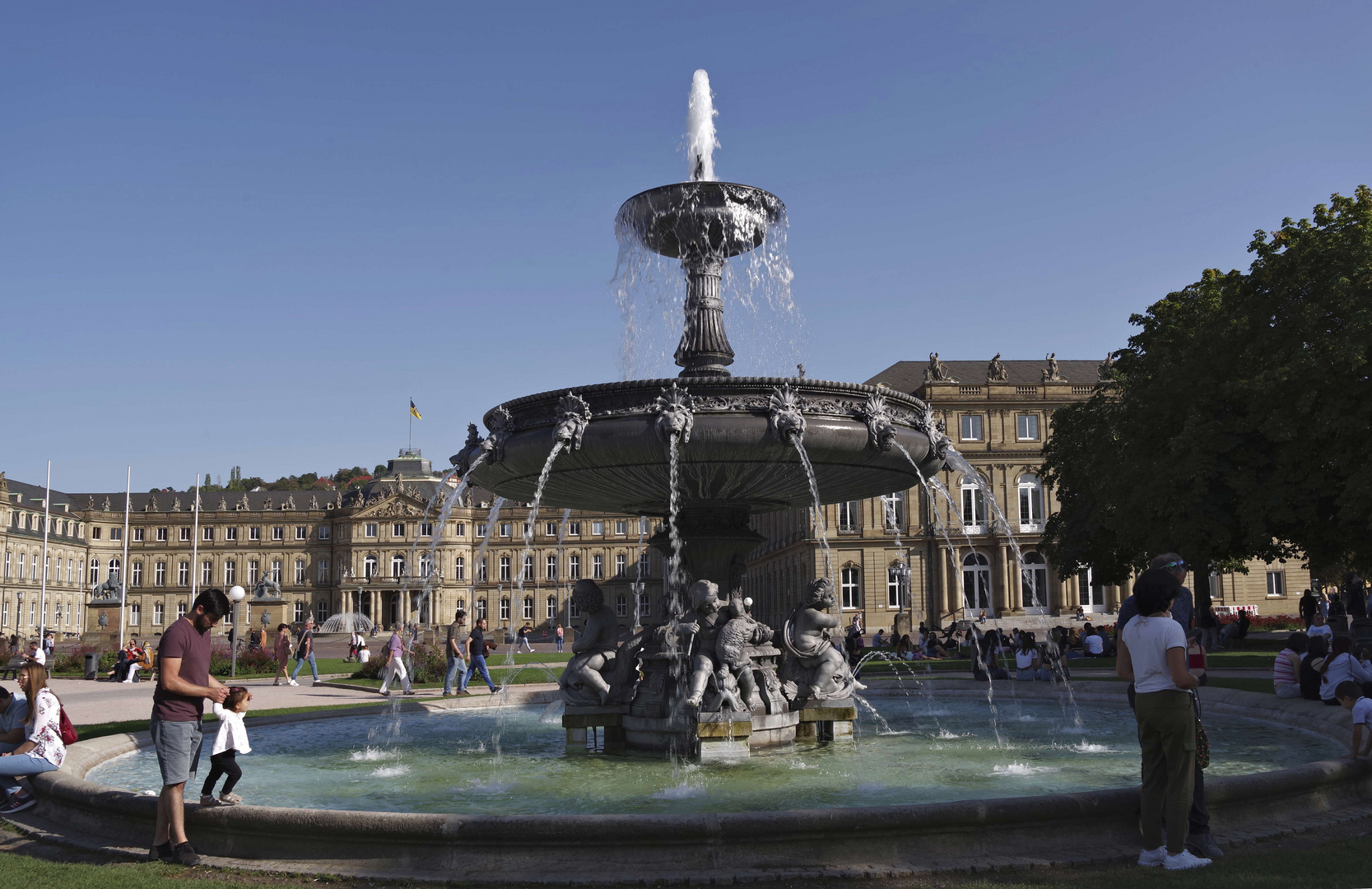 ...Schloßplatz Stuttgart