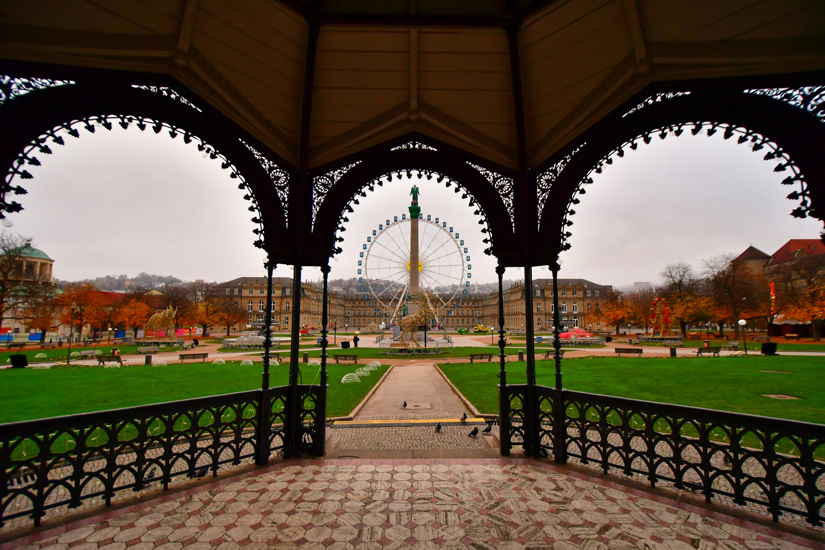 Schlossplatz Stuttgart mit Riesenrad