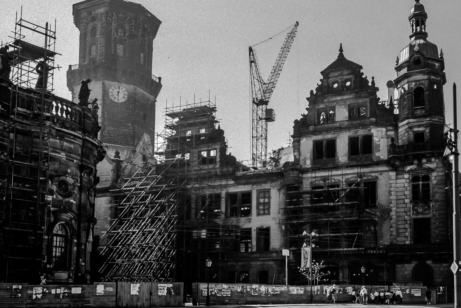 Schlossruine in Dresden 1990 