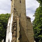 Schloßruine mit Kapellenturm