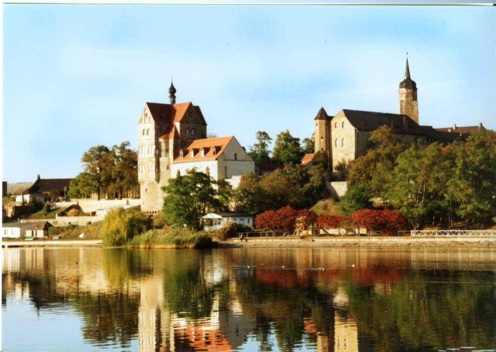 Schloss_Seeburg_im_Sonnenschein