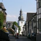 Schloßstrasse mit Glockenturm