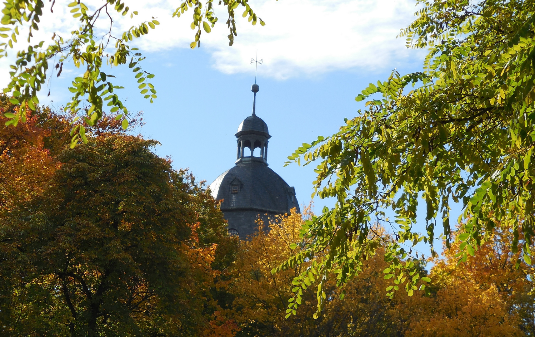 Schloßturm im Herbst