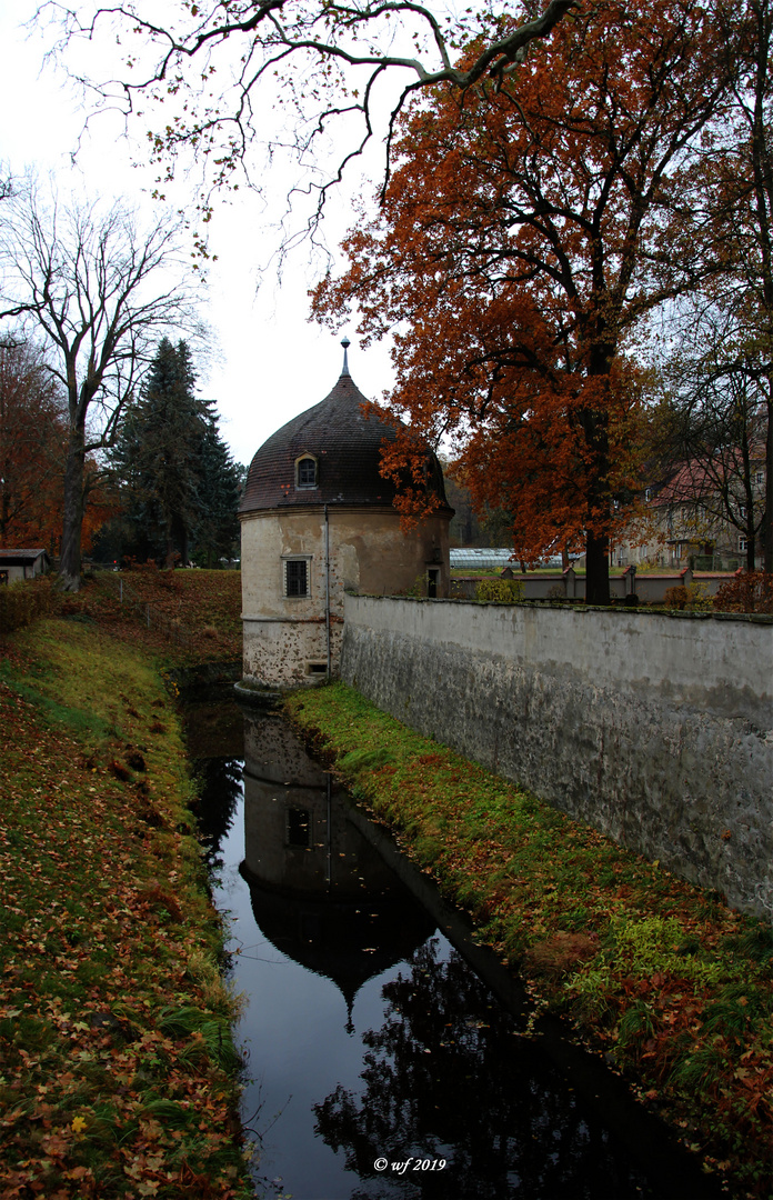 Schloßturm im Wasser