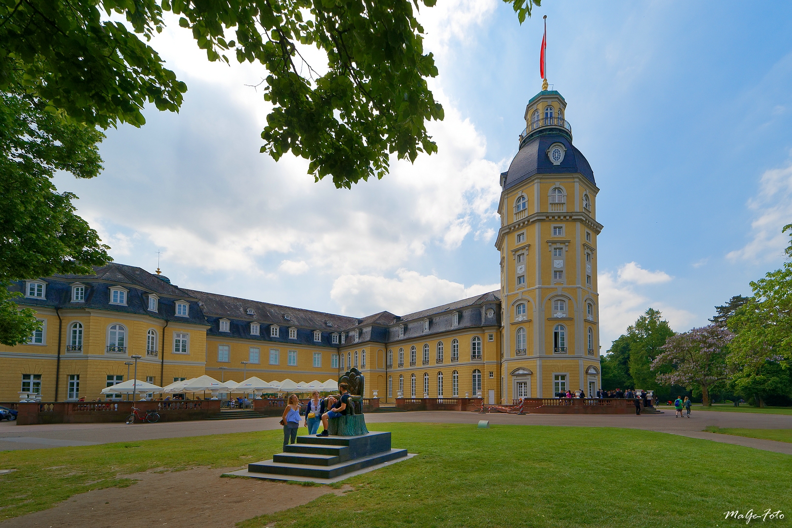 Schlossturm mit Thron