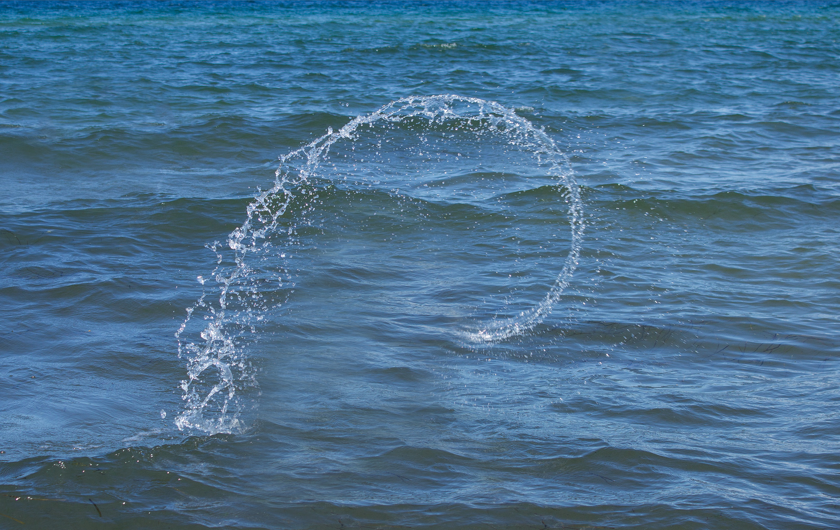 Schluck Wasser in der Kurve Foto & Bild quatsch, fun und rätselecke, abstraktes, techniken Schluck Wasser in der Kurve Foto & Bild quatsch, fun und rätselecke, abstraktes, techniken