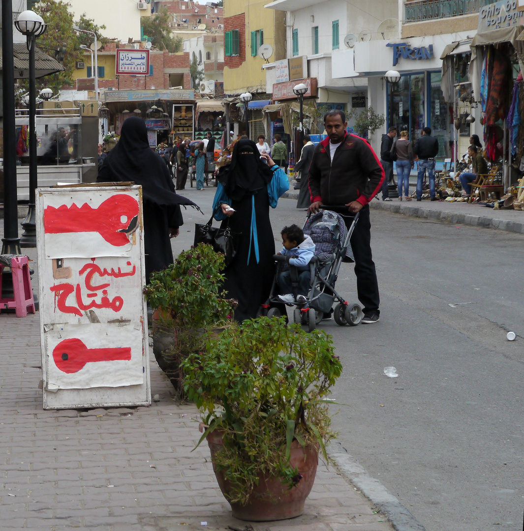 Schlüssel(straßen)szene ?, Hurghada