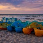 Schlummernde Boote am Strand