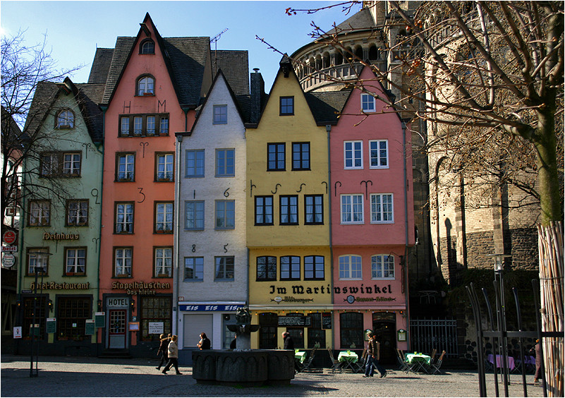 schmal und bunt.. Kölner Altstadt