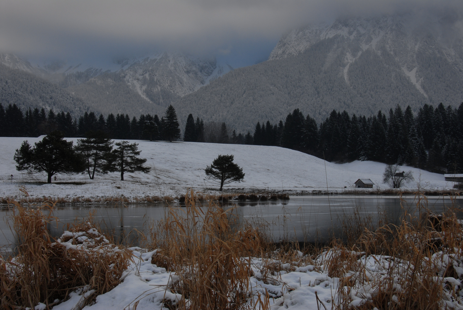 Schmalensee im November mit dem ersten Schnee