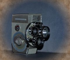 SCHMALFILMKAMERA "YASHICA 8 E II"