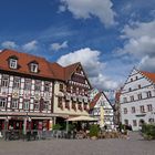 Schmalkalden: Der Marktplatz, hübsche Häuser und Thüringer Wölkcher 02