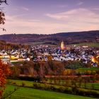 Schmallenberg in herbstlicher Dämmerung 