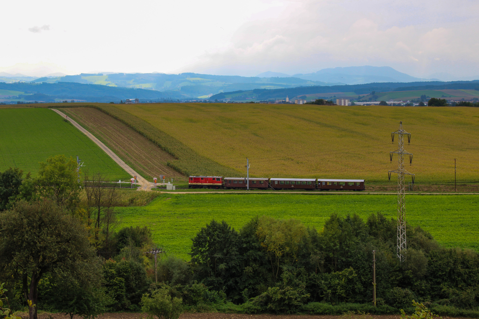 Schmalspur-Diesel unter Draht