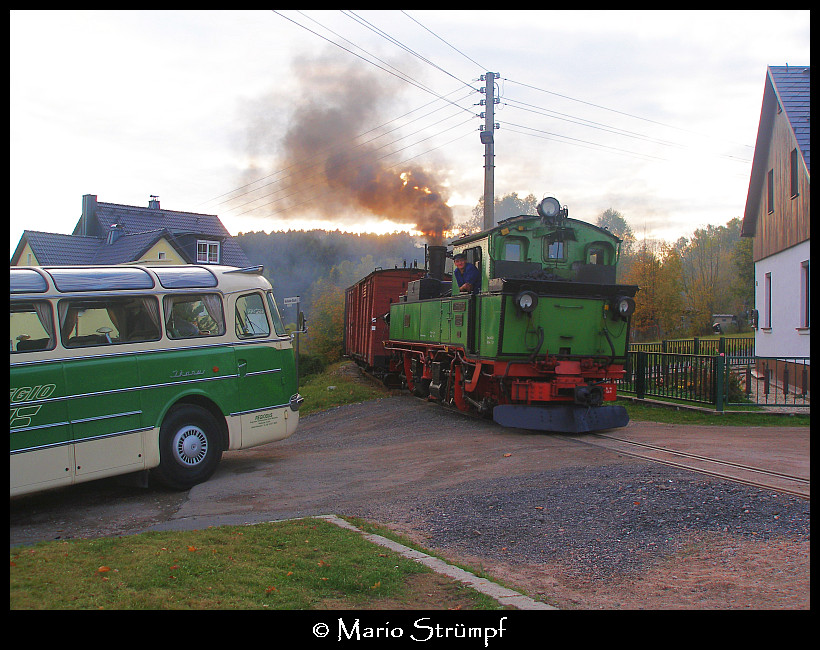 Schmalspurbahn trifft auf Ikarus