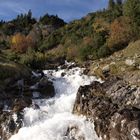 Schmelzwasser im Herbst nach dem ersten Schnee