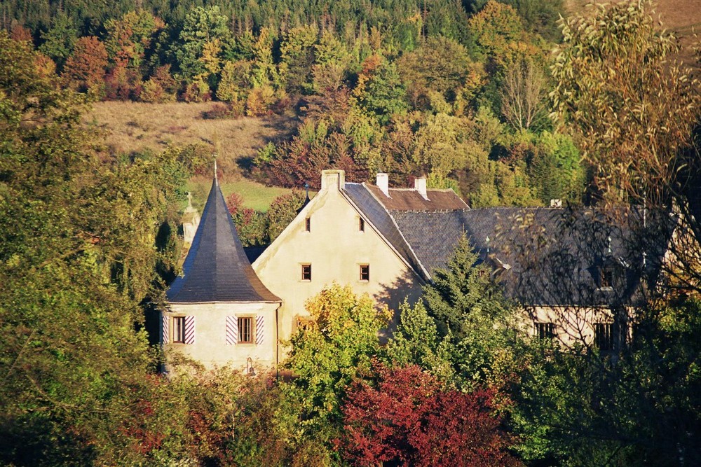 Schmölzer Schloß im Herbst