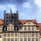schmucke Fassaden am Leipziger Markt mit der Giebelfront alte Waage