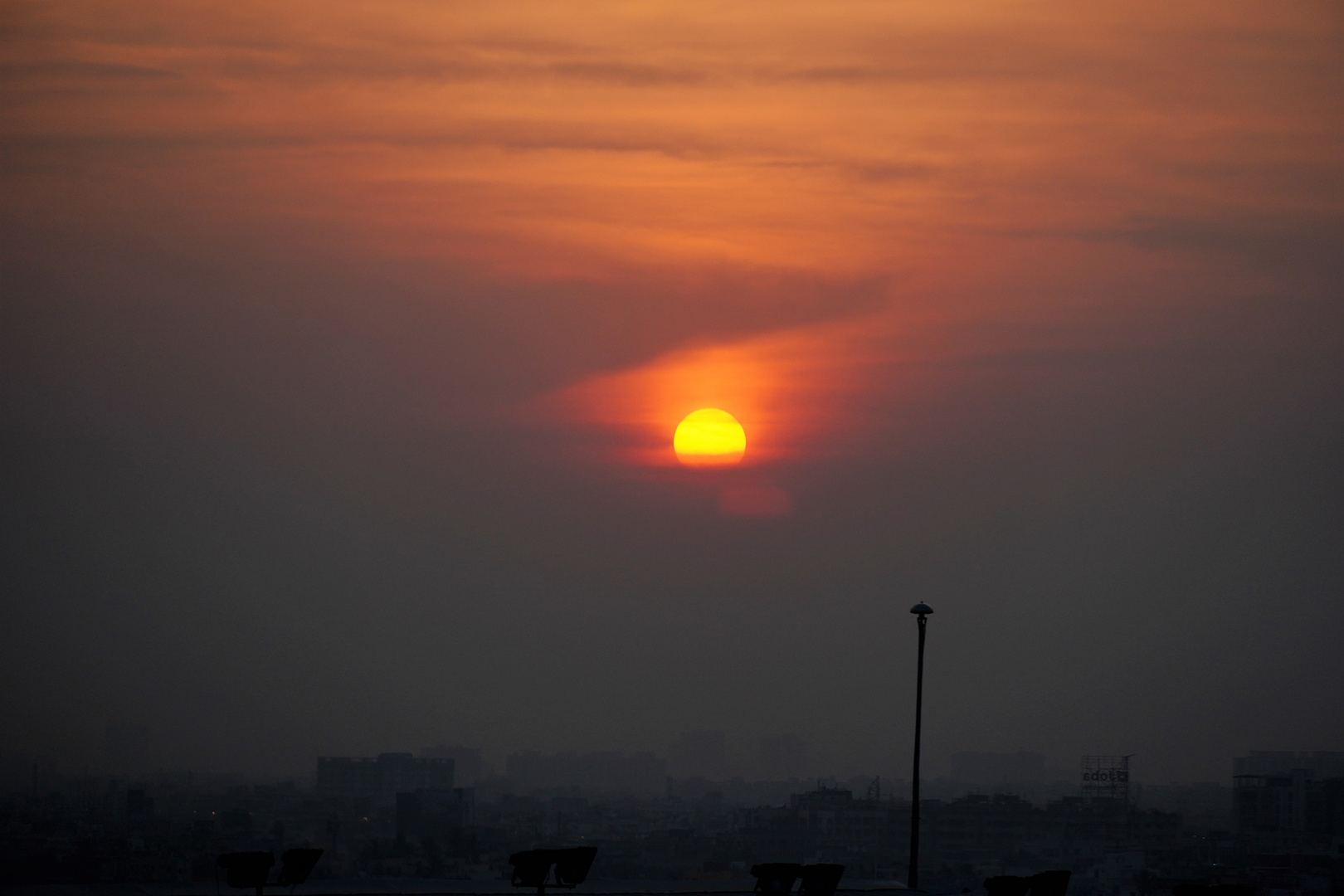 Schmutziger Sonnenuntergang