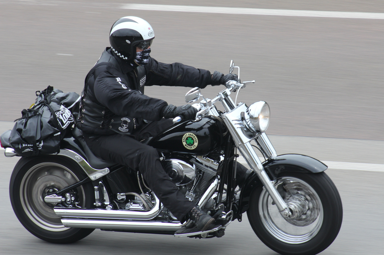 Schnappschuss einer Harley Davidson von der A5