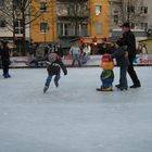 Schnappschuss heute auf dem Gießener Weihnachtsmarkt, an der Eislaufbahn (Kirchenplatz)