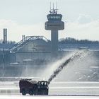 Schnbeeräumung am Hamburger Flughafen