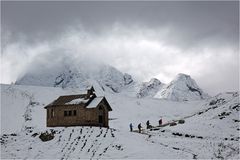 Schnee am Pordoijoch