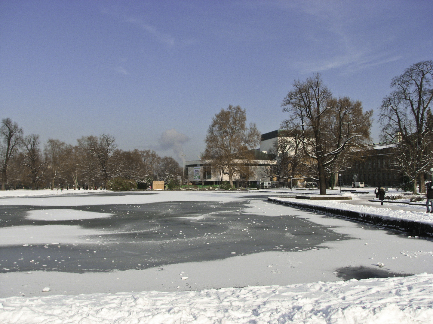 Schnee am See