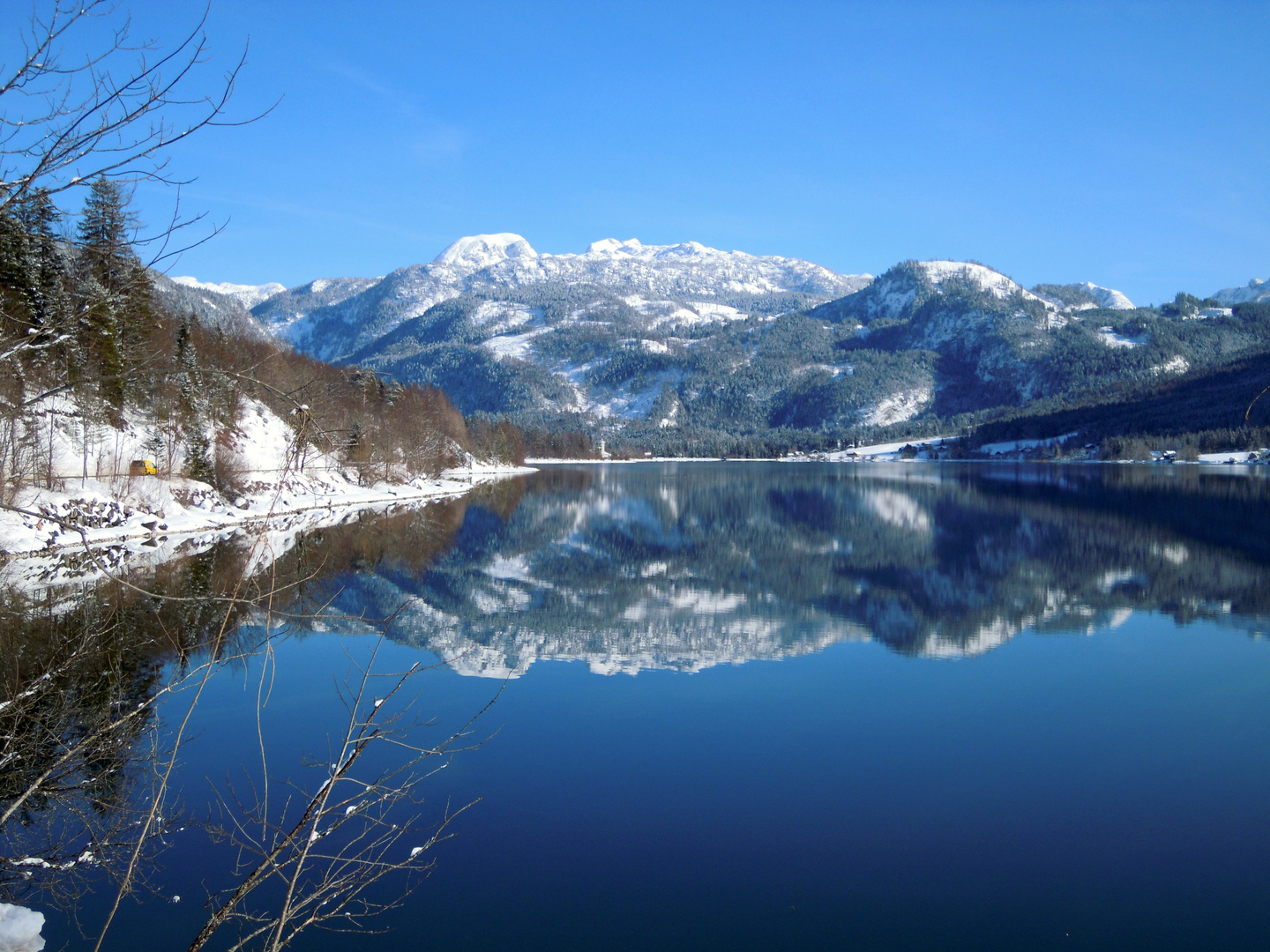 Schnee am See