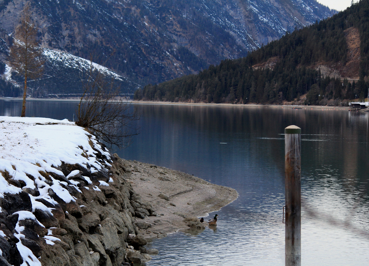 Schnee am See