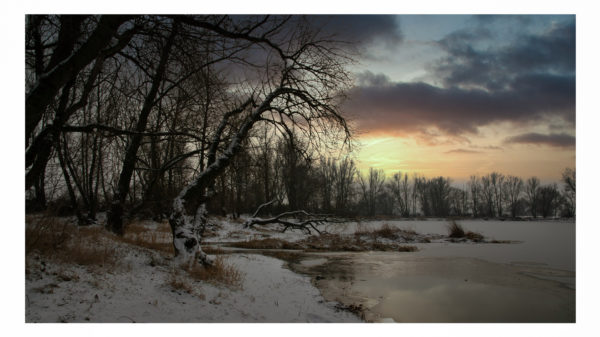 Schnee am See