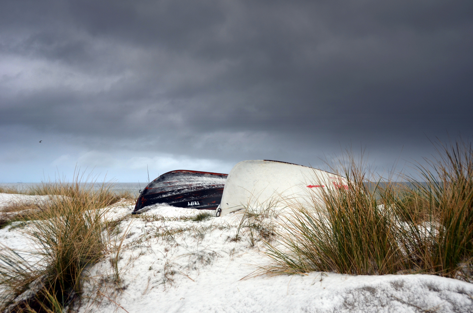 Schnee an den Booten 