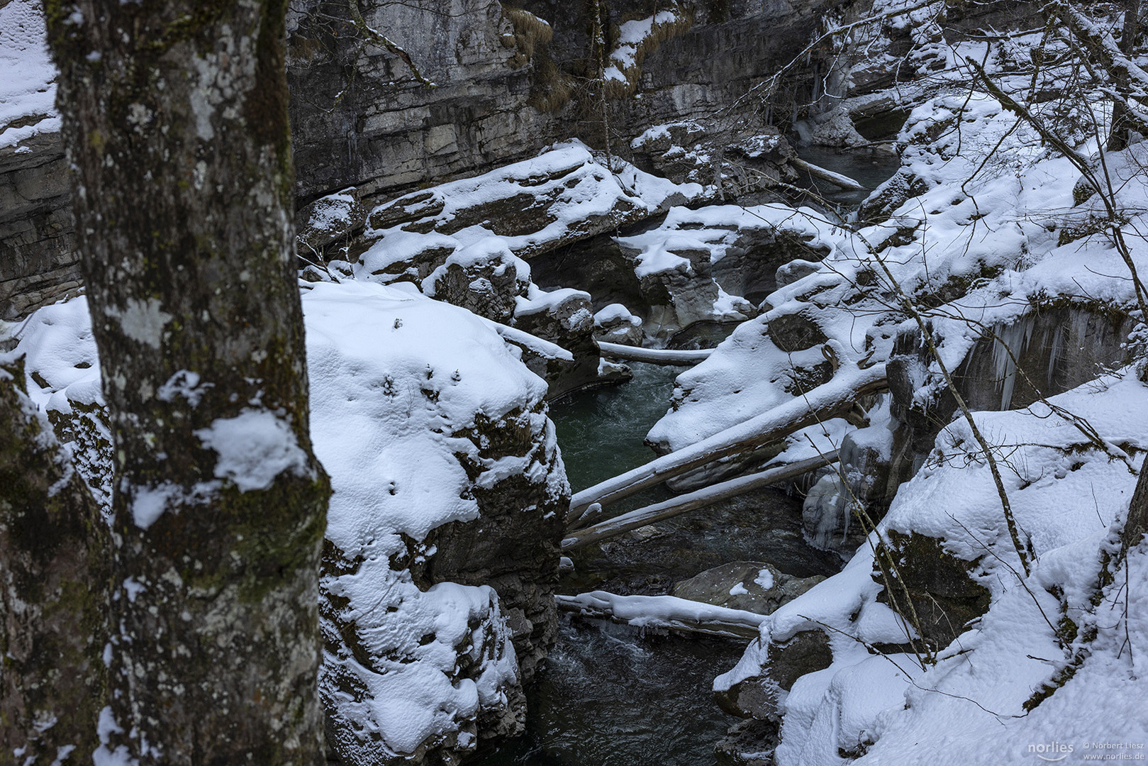 Schnee an der Breitach