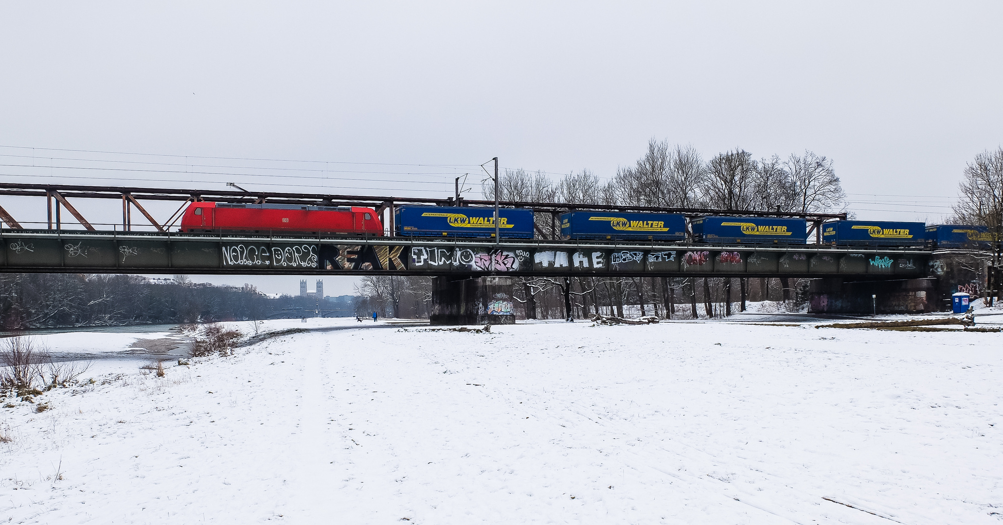 Schnee an der Isar