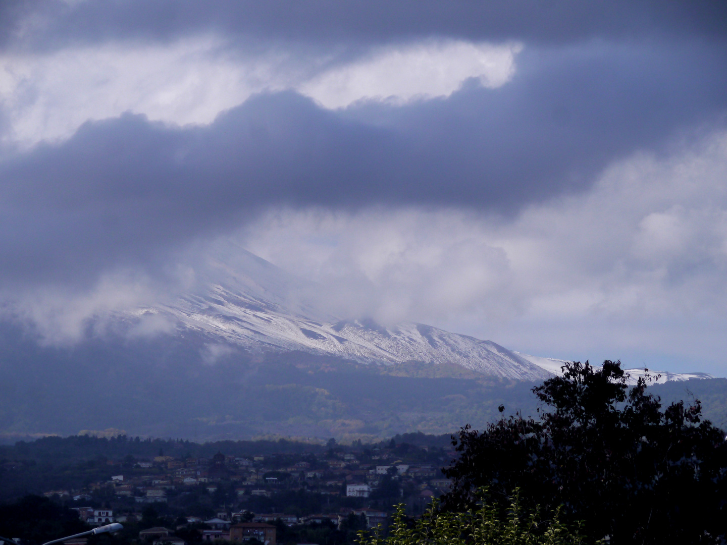 Schnee auf dem Ätna