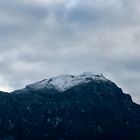 Schnee auf dem Gipfel in 1100m 