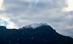 Schnee auf dem Gipfel in 1100m 