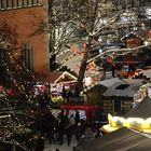 Schnee auf dem Weihnachtsmarkt