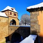 "Schnee auf mächtigen Mauern"