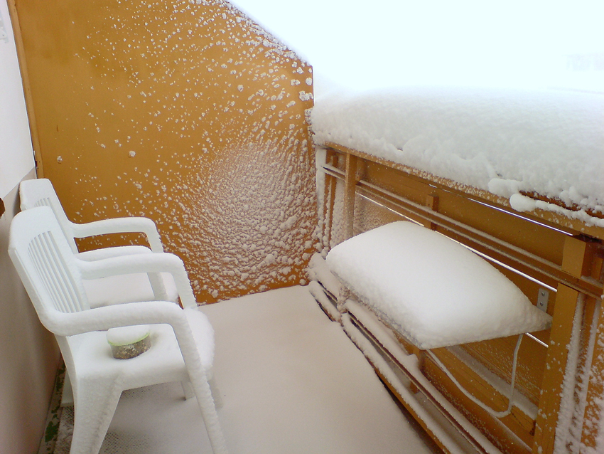 Schnee-Balkon