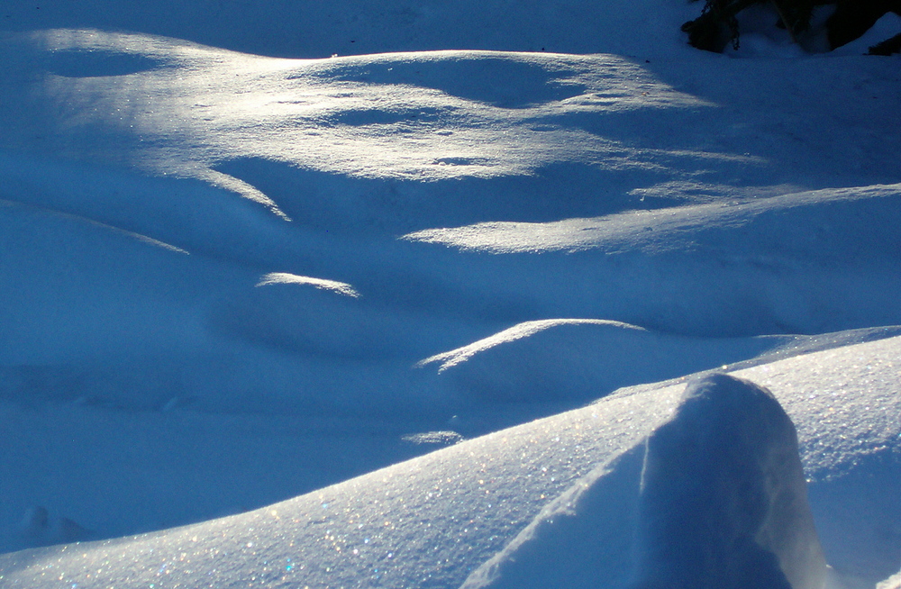 schnee-blau