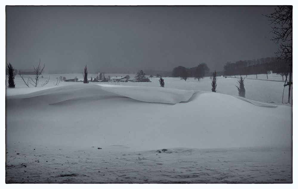 Schnee-Dunkel