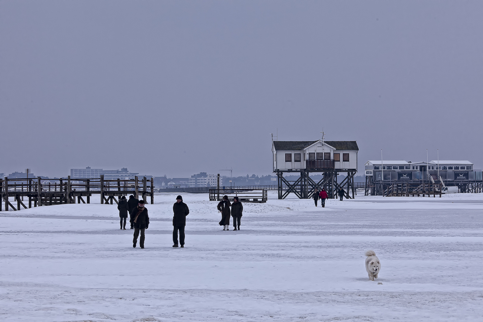 Schnee fällt auf St. Peter-Ording